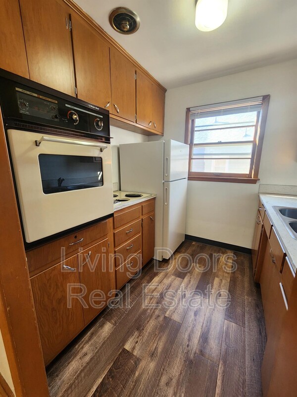 Lincoln Condo: 1027 Garfield St 3
