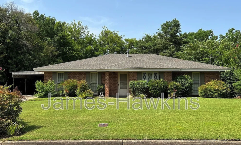 Montgomery House: 4409 McCampbell Dr. Montgomery, AL 36106