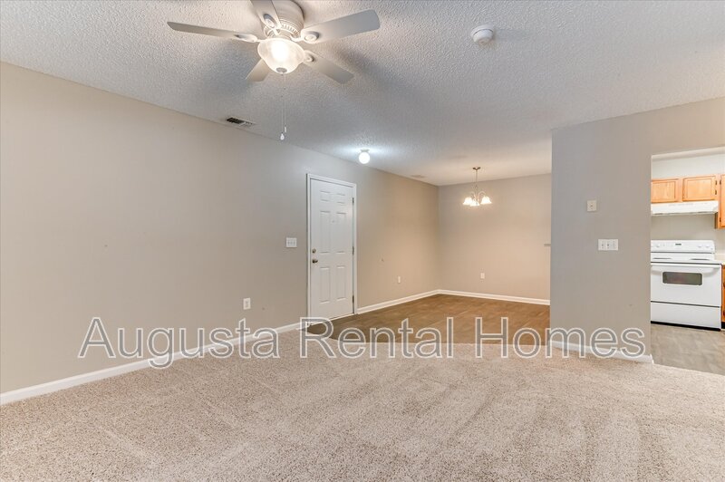 Edgefield Condo: 320 Peachtree Street - 325-6