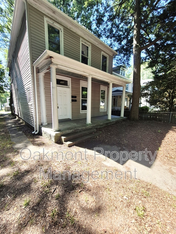 Richmond Condo: 3209 3rd Avenue - B