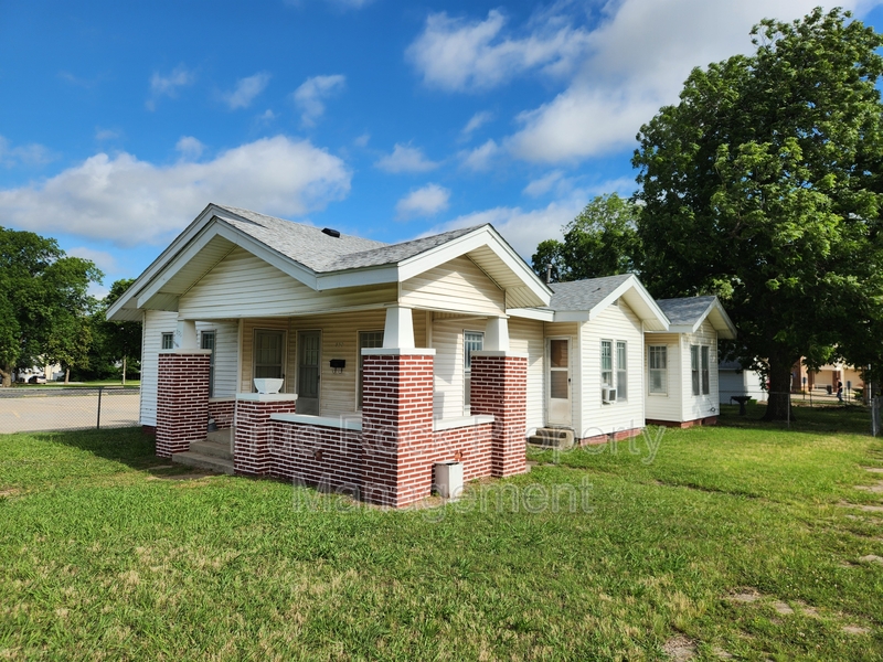 Ada House: 830 East 12th Street