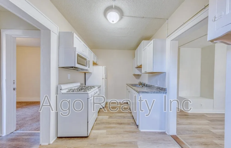 Minneapolis House: 838 41st Ave NE