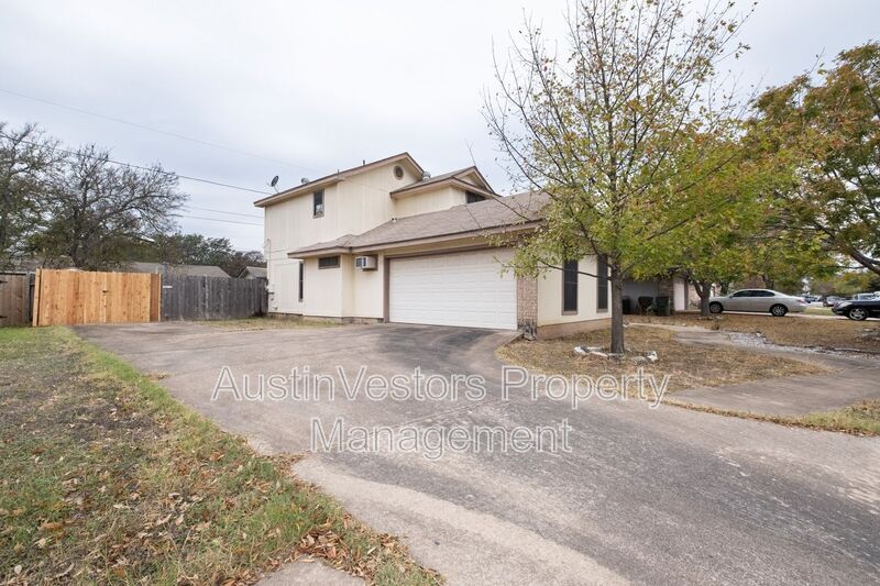 Round Rock House: 1105 Peach Tree Cv