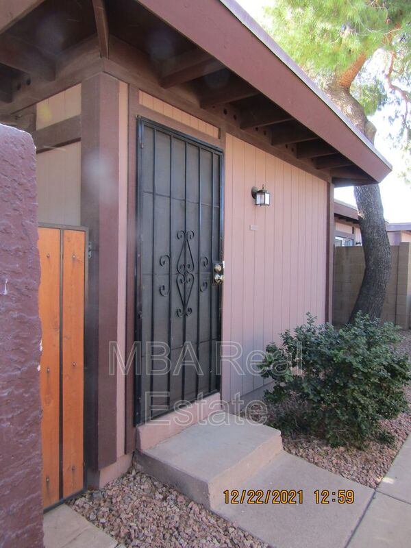 Tempe Condo: 828 S Hacienda Dr