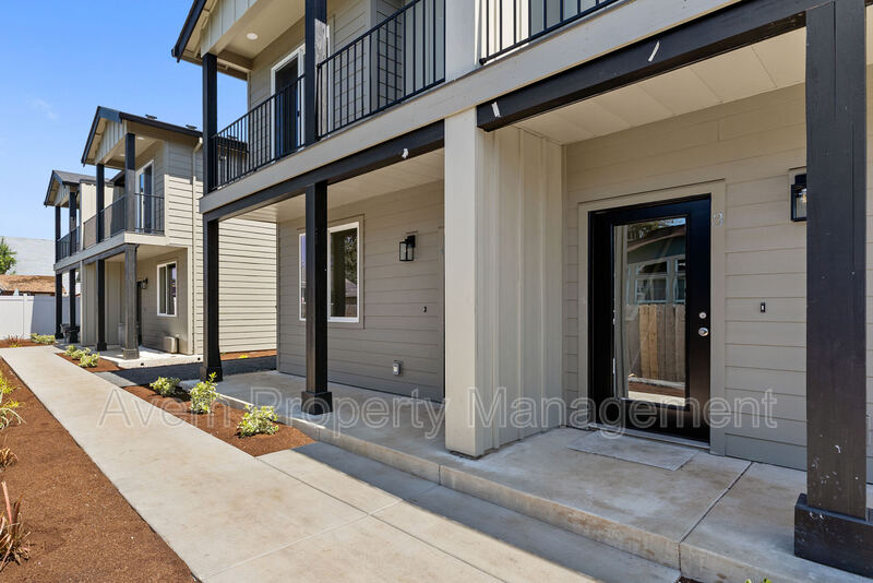 Oregon City Condo: 936 Molalla Avenue - 4