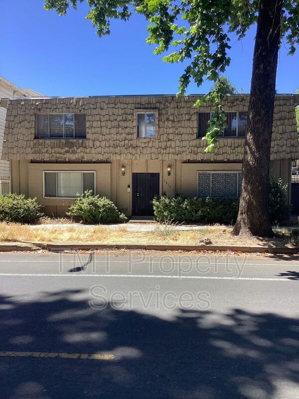 Sacramento House: 1816 F St