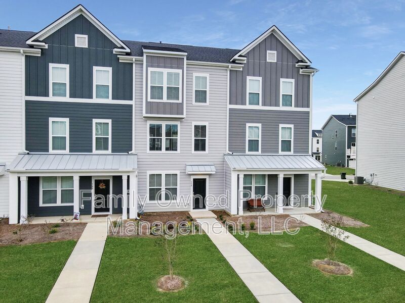 Moncks Corner House: 158 Yorkshire Drive