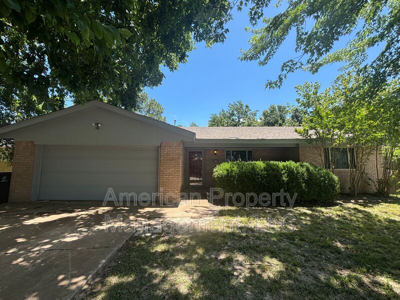 Broken Arrow House: 1713 S 1st St