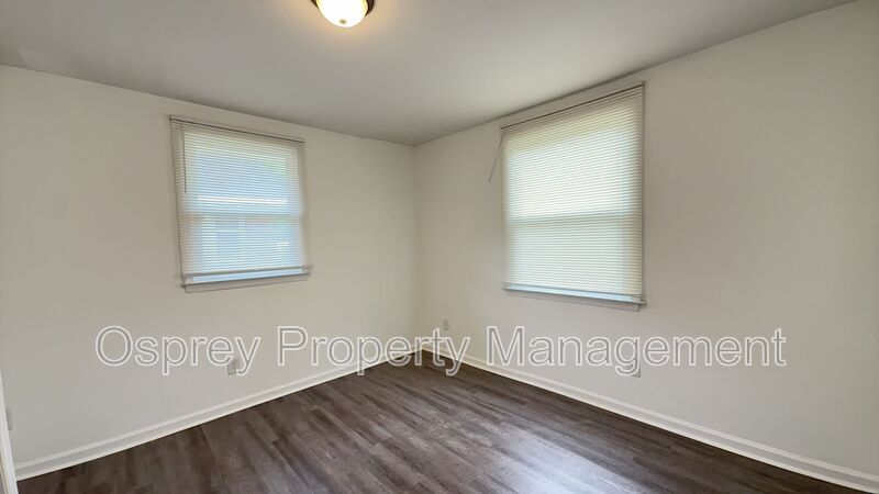 Well-Maintained 3-Bedroom Home with Fenced Backyard & Assigned Parking in Central Chesapeake - Photo 10