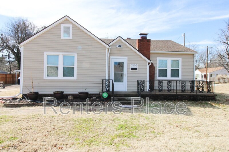 Tulsa House: 5502 S Owasso