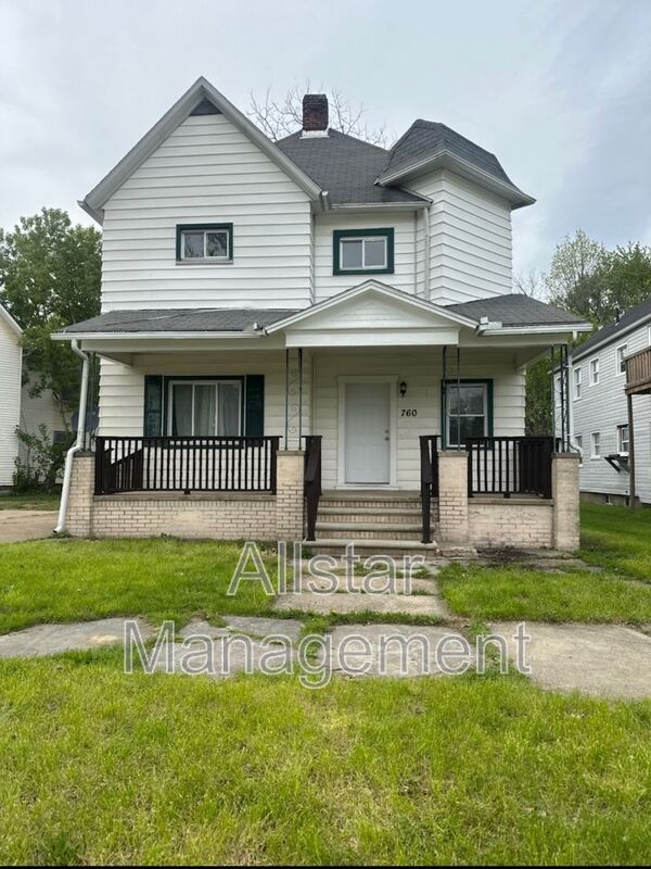 Lorain House: 760 West 9th Street