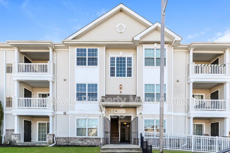 West Deptford Condo: 8 Highbridge Ln