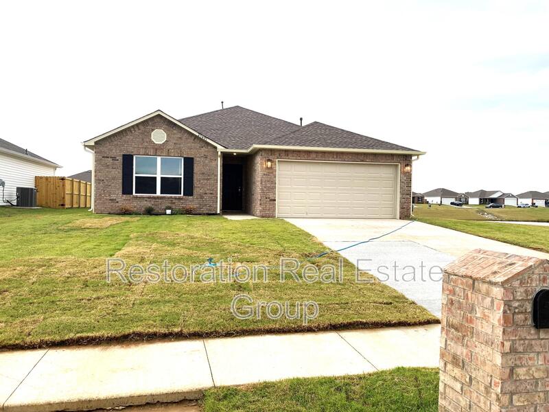 Broken Arrow House: 23401 East 115th Street South