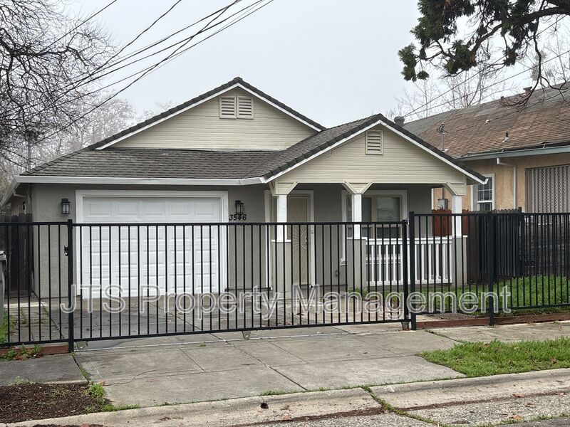 Sacramento House: 3546 44th Street