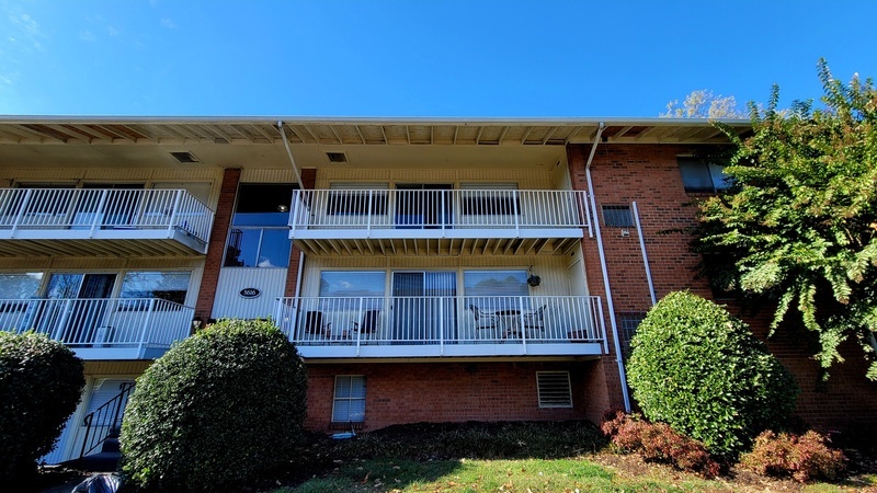 Richmond Condo: 800 Brook Hill Rd