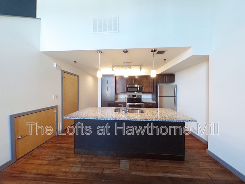 Charlotte Condo: 1101 Hawthorne Lane