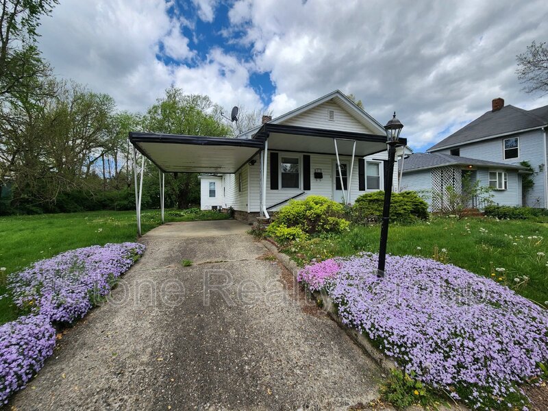 Terre Haute House: 1811 S 10th Street
