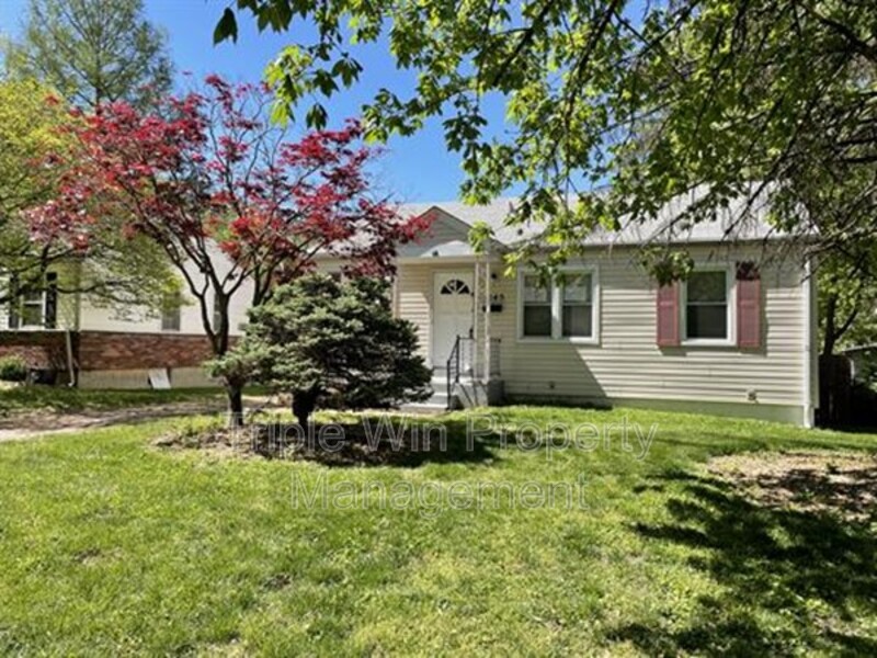 Florissant House: 1145 St Matthew Dr