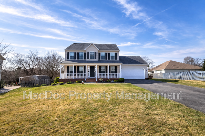 Fredericksburg House: 6002 Bush Court