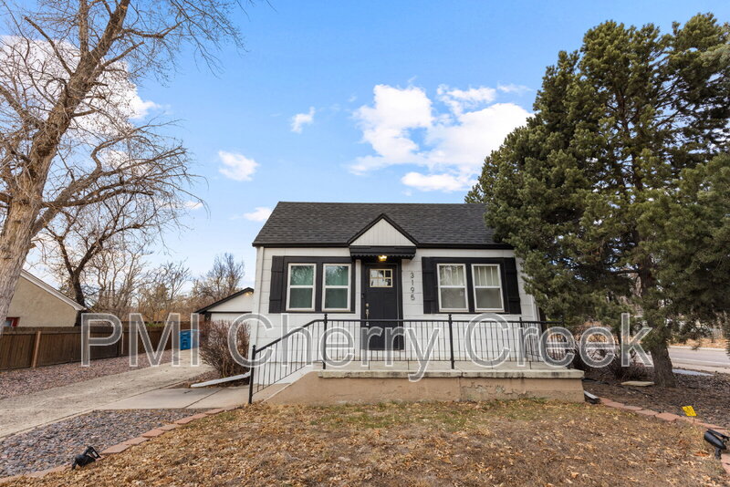 Wheat Ridge House: 3195 Fenton St