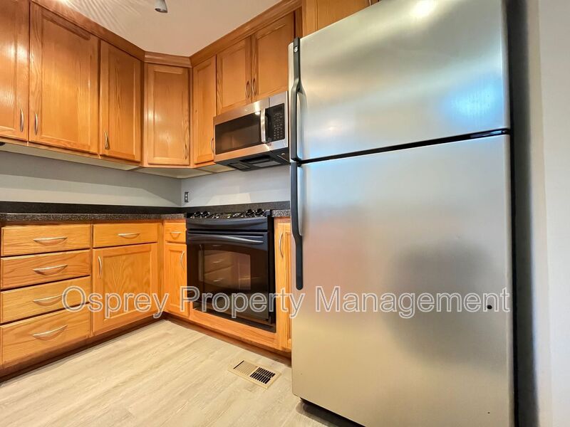 Stylish & Spacious 3-Bed Home! "ASK ABOUT OUR ZERO DEPOSIT" - Photo 2