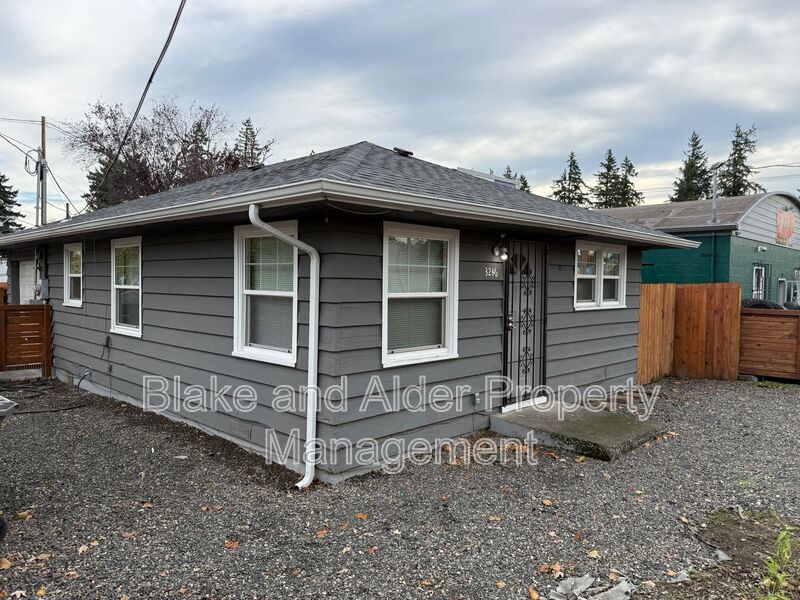 Portland House: 3246 SE 136th Ave