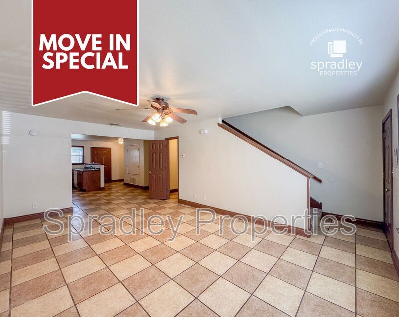 Belton Townhome: 1033 North Wall St