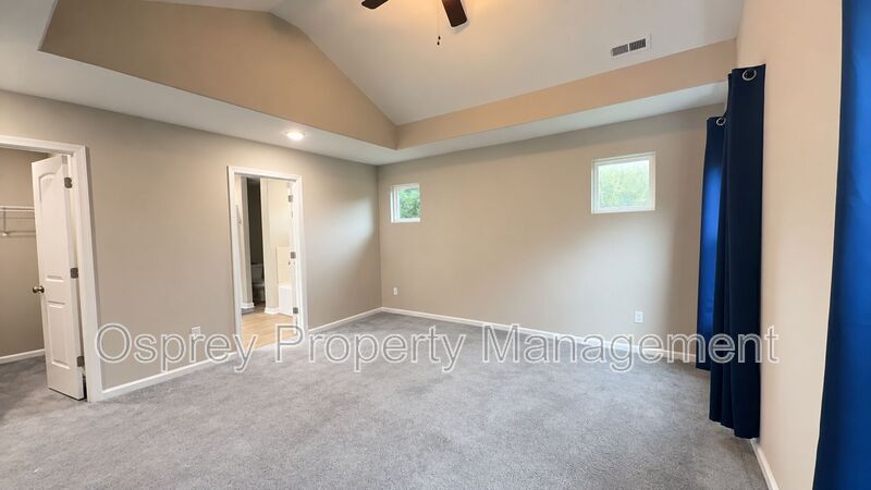 Spacious 4-Bedroom Norfolk Home with 2-Car Garage & Flexible Bonus Space - Photo 17