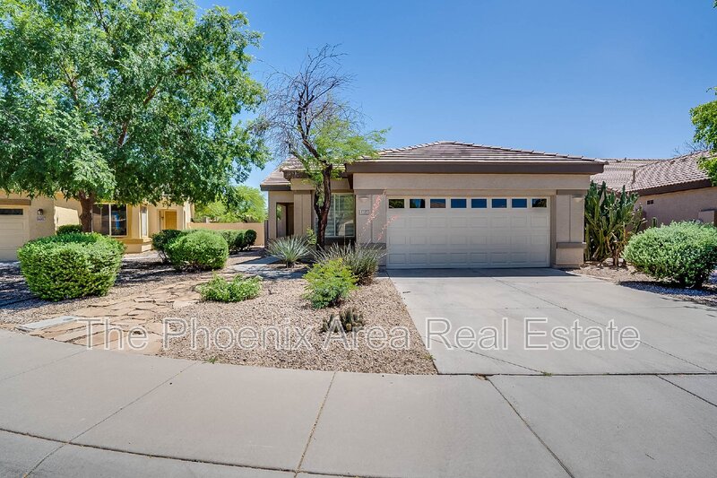 Chandler House: 1315 W Musket Way