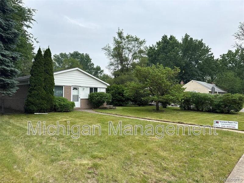 Southfield House: 21104 Inkster Rd