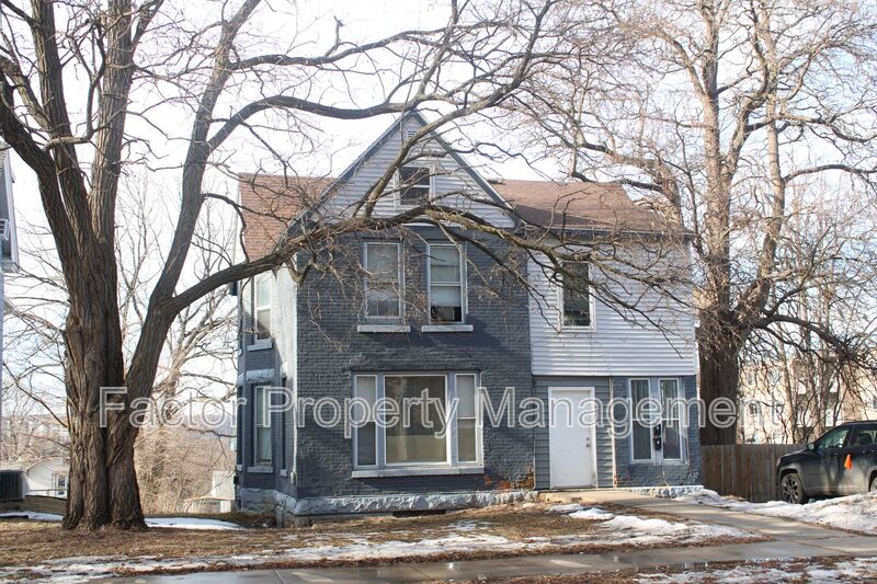 Mankato Condo: 328 N. 6th St