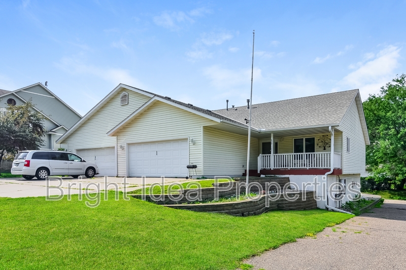 Hastings Condo: 624 Pleasant Drive