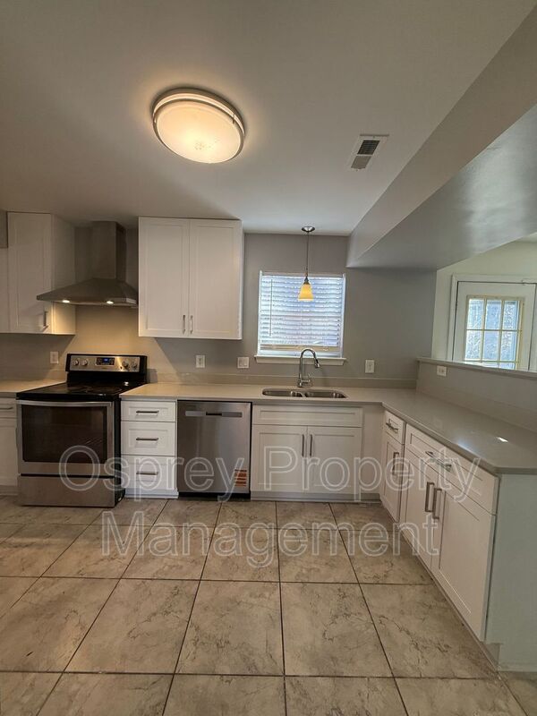 Spacious 4-Bedroom Home in Desirable Lee’s Mill! "ASK ABOUT OUR ZERO DEPOSIT" - Photo 5