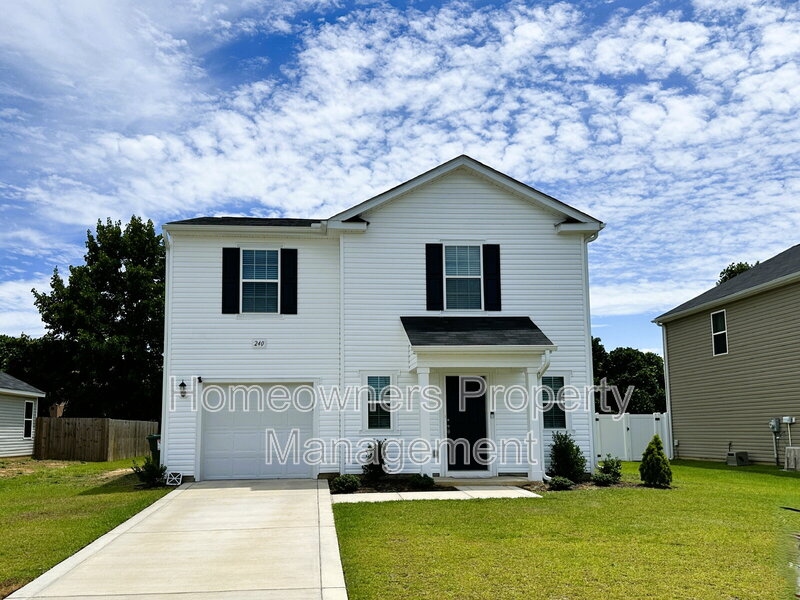 Raeford House: 240 Melbourne Drive