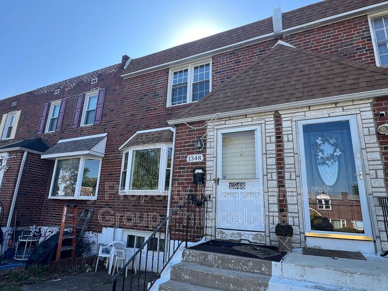 Brookhaven House: 1348 Elson Rd