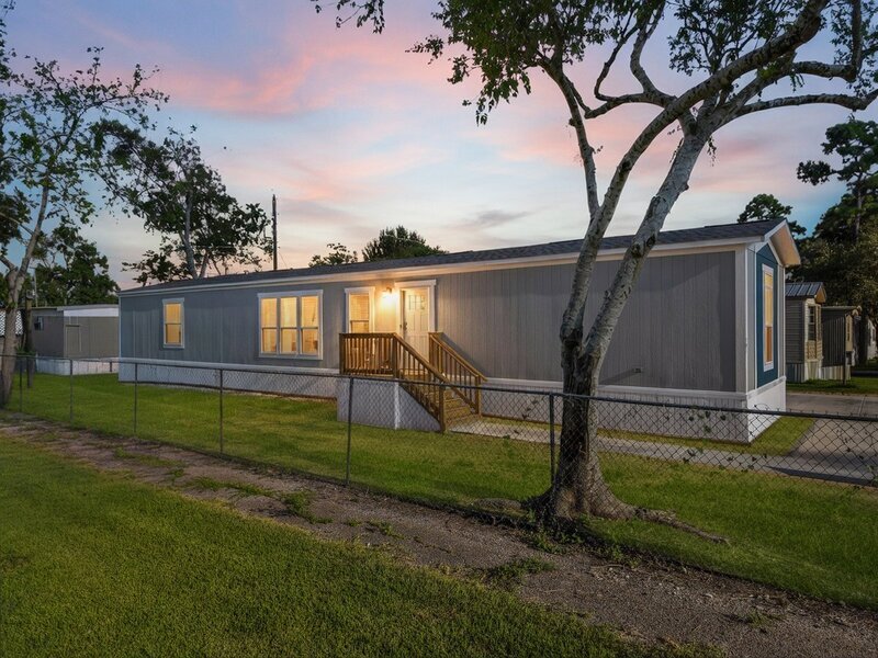 Dickinson House: 107 Bonita Ln