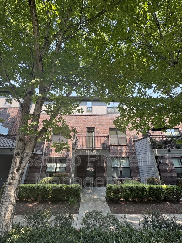 Portland Condo: 1420 Northwest 20th Avenue