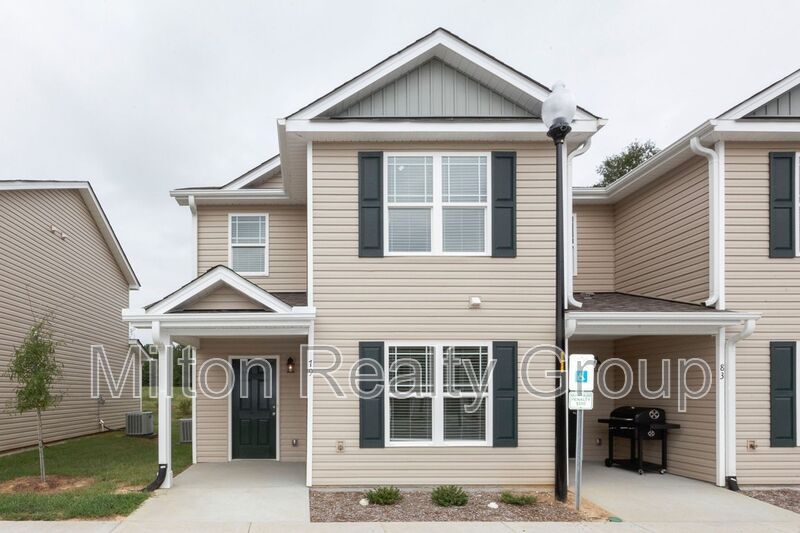 Lillington House: 83 River Stancil Dr.