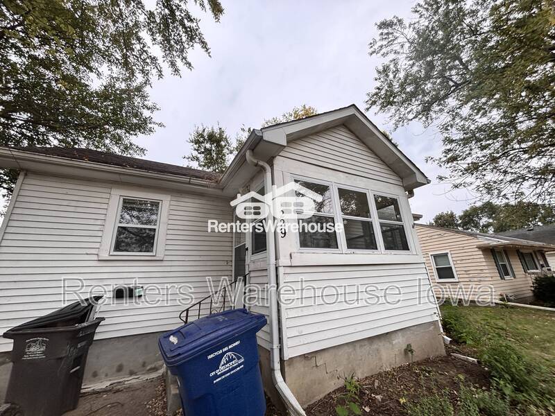 Des Moines House: 1229 Merle Hay Road