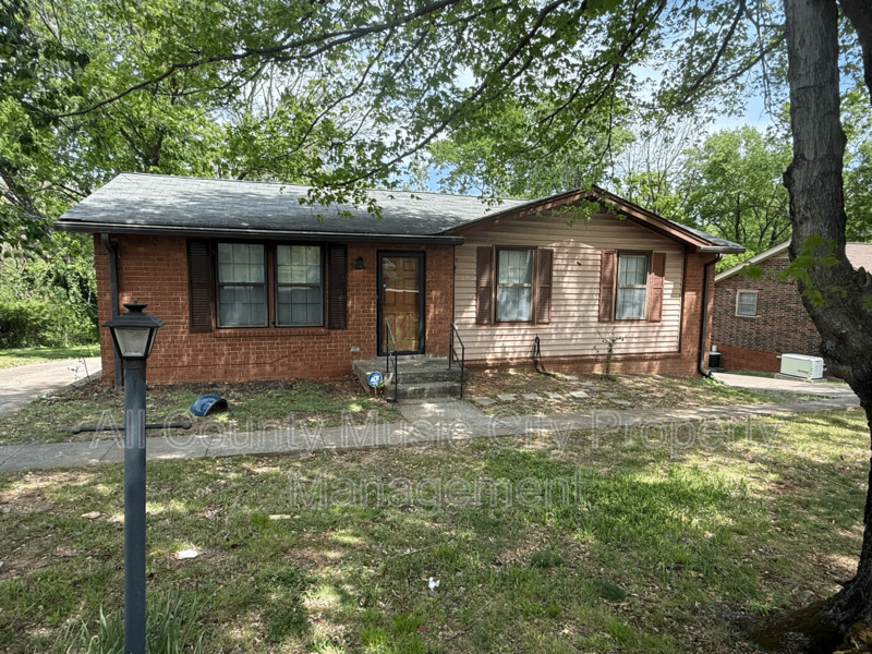 Nashville House: 306 Paragon Mills Rd