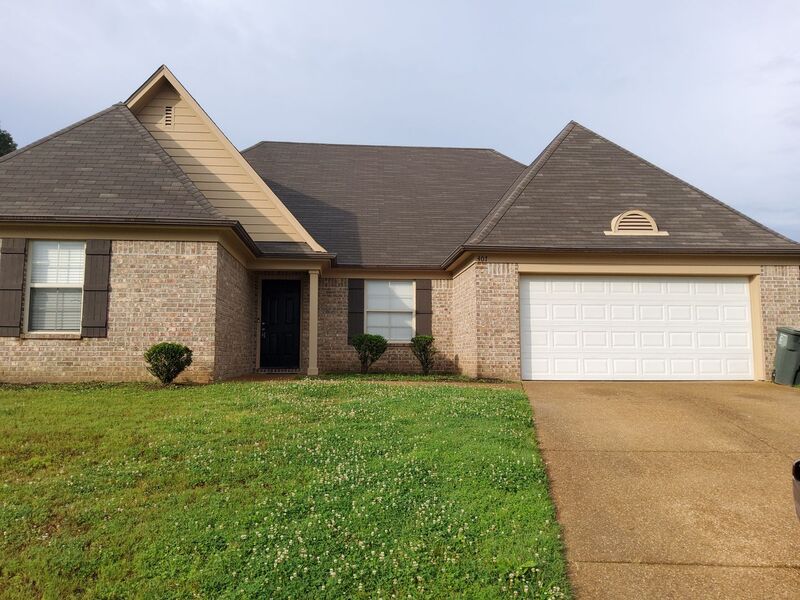 Cordova House: 407 Springer Cv