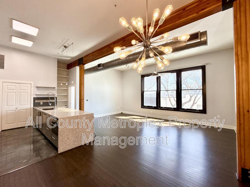 Main image for 2502 Live Oak St #128