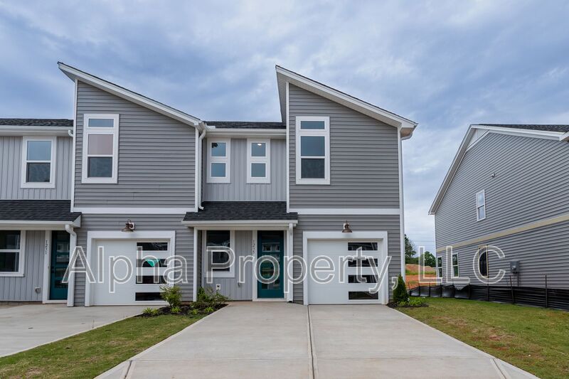 Spartanburg Townhome: 1235 Westgate Village Dr