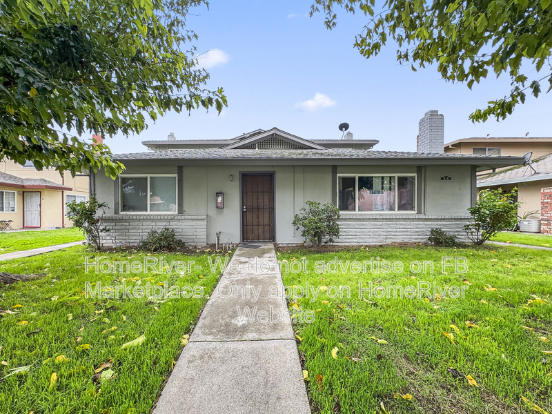 Sacramento Townhome: 34 Nedra Ct