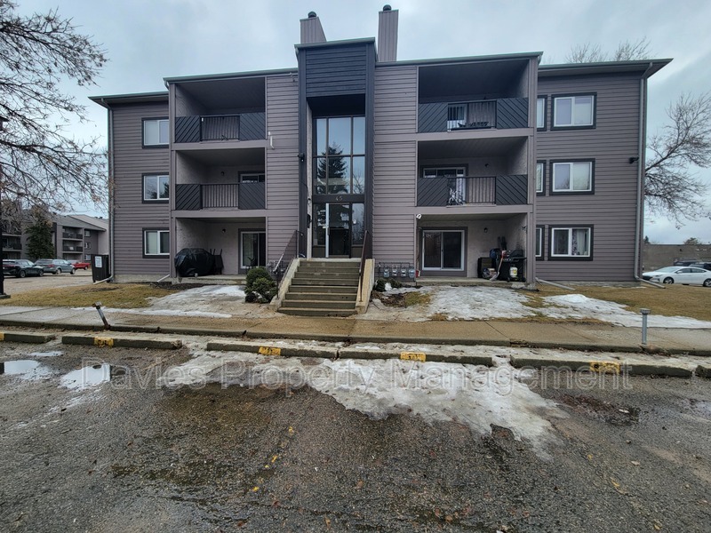 St. Albert Condo: 45 Akins Drive