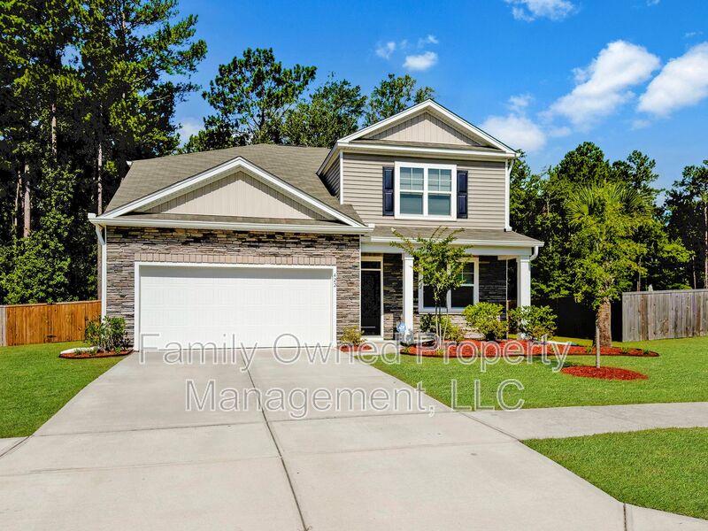 Moncks Corner House: 422 Blue Elderberry Run