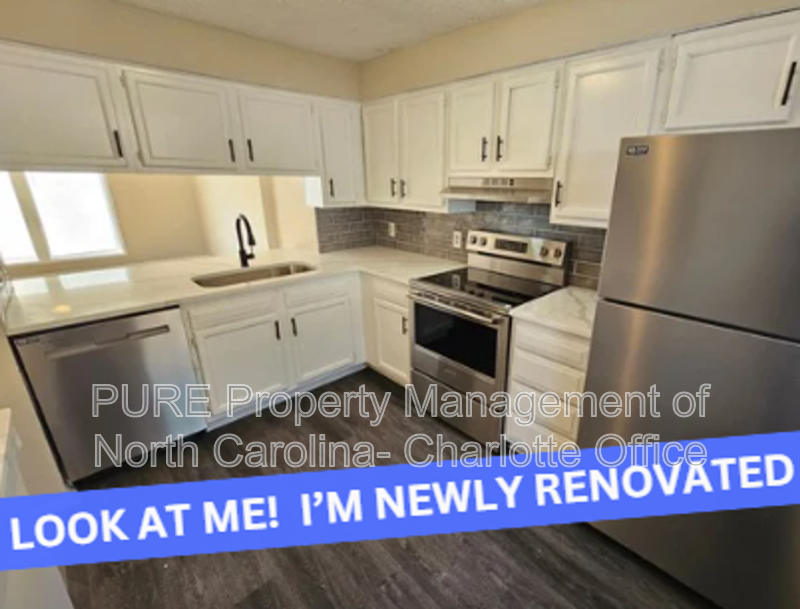 Charlotte Townhome: 9445 Lexington Cir