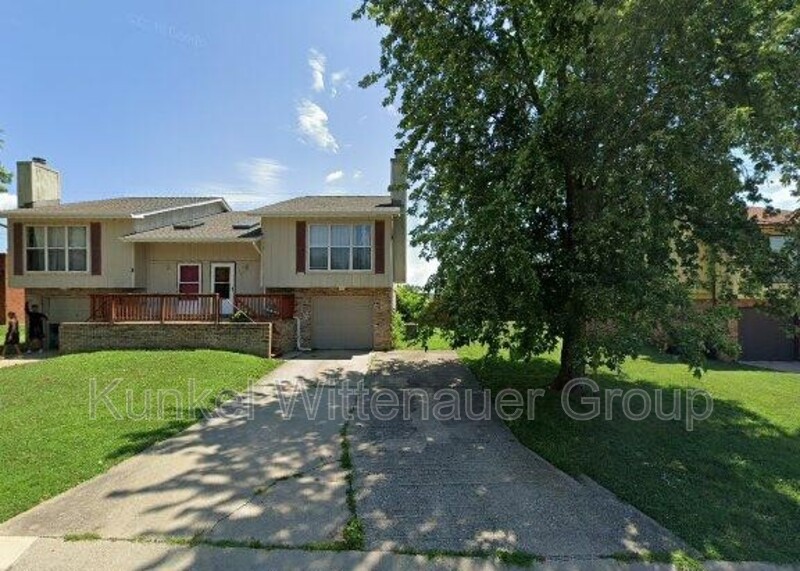 Belleville Condo: 716 Ganim Dr