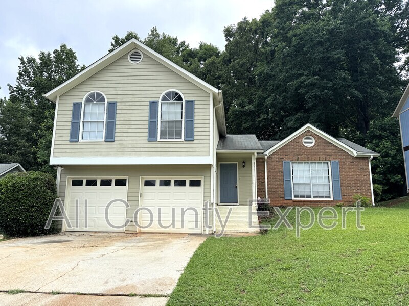 Lithonia House: 7156 Lone Oak Way