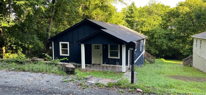 Chattanooga House: 3759 Grace Avenue